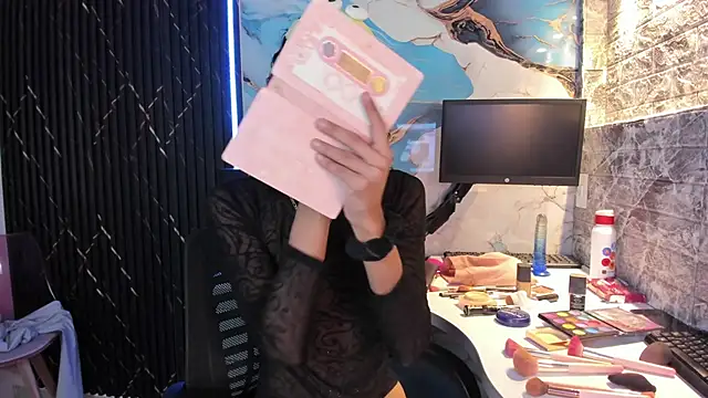 cassidy blossom online show from 10-10-25, 08:08