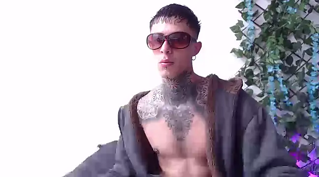 Snapshot of 7_Saturno_7 chatting on 02-18-25, 02:27 7 Saturno 7 online show from 02-18-25, 02:27