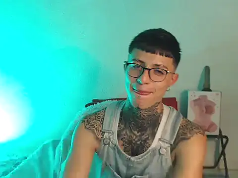Snapshot of 7_Saturno_7 chatting on 03-21-25, 02:50 7 Saturno 7 online show from 03-21-25, 02:50