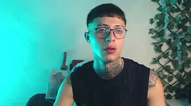 Snapshot of 7_Saturno_7 chatting on 03-22-25, 04:56 7 Saturno 7 online show from 03-22-25, 04:56