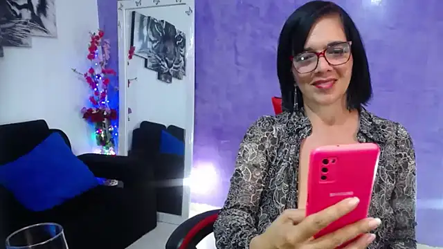 sarasmith3 online show from 10-19-25, 10:10