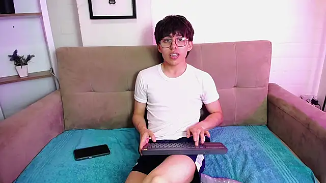 PepperTwink online show from 02-13-25, 02:09