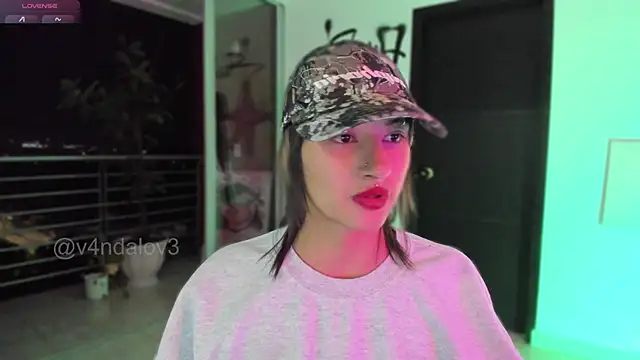 ggor4w33 online show from 12-22-25, 08:11