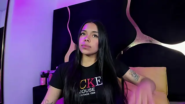 ZoeWan69 online show from 10-15-25, 12:05