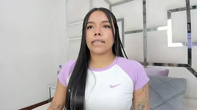 ZoeWan69 online show from 03-29-26, 01:33