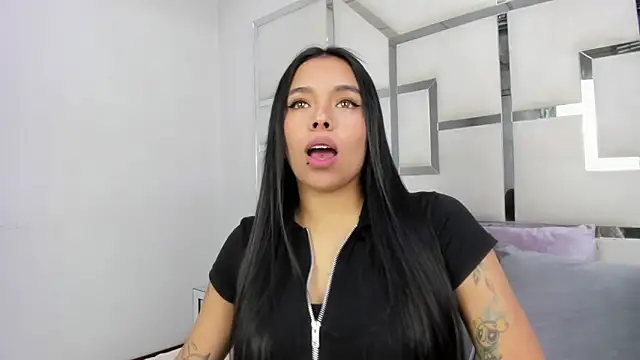 ZoeWan69 online show from 03-31-26, 02:06