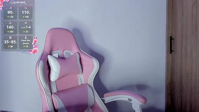 Snapshot of Bella_ricci_ chatting on 02-04-25, 05:31 Bella ricci online show from 02-04-25, 05:31