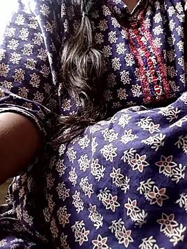 varsha-milky1 online show from 09-11-25, 10:48