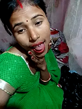 Snapshot of Miss_triha chatting on 02-12-25, 08:18 Miss triha online show from 02-12-25, 08:18