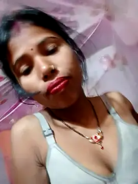 Snapshot of Miss_triha chatting on 02-17-25, 08:47 Miss triha online show from 02-17-25, 08:47