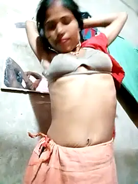 Snapshot of Miss_triha chatting on 02-21-25, 12:49 Miss triha online show from 02-21-25, 12:49