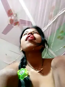 Snapshot of Miss_triha chatting on 03-11-25, 07:25 Miss triha online show from 03-11-25, 07:25