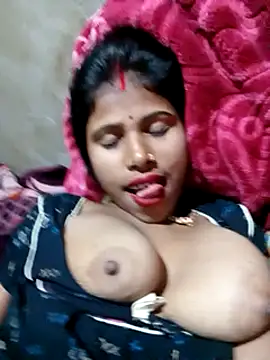 Snapshot of Miss_triha chatting on 03-21-25, 12:40 Miss triha online show from 03-21-25, 12:40