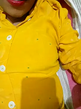 Snapshot of Miss_triha chatting on 11-02-25, 07:33 Miss triha online show from 11-02-25, 07:33