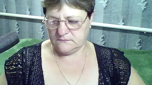 ElzaJewel online show from 09-17-25, 04:03