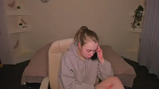 Snapshot of YourMegan chatting on 02-09-26, 07:51 YourMegan online show from 02-09-26, 07:51