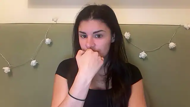 Snapshot of Petitecookie chatting on 09-23-25, 08:56 Petitecookie online show from 09-23-25, 08:56