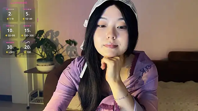 Snapshot of nanaliu6 chatting on 10-13-25, 01:11 nanaliu6 online show from 10-13-25, 01:11