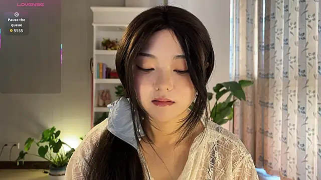 Snapshot of nanaliu6 chatting on 10-15-25, 01:28 nanaliu6 online show from 10-15-25, 01:28