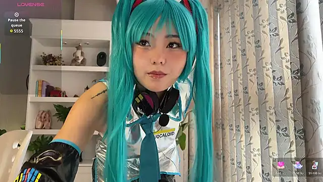 Snapshot of nanaliu6 chatting on 10-20-25, 06:58 nanaliu6 online show from 10-20-25, 06:58