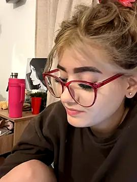 akirahattori online show from 10-10-25, 06:34