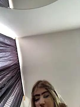 Snapshot of akirahattori chatting on 02-21-26, 04:19 akirahattori online show from 02-21-26, 04:19