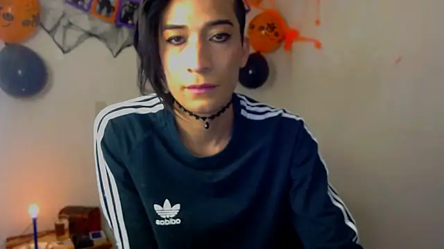 Snapshot of NovaNyx11 chatting on 10-12-25, 03:33 NovaNyx11 online show from 10-12-25, 03:33