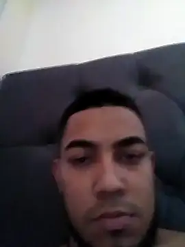 Snapshot of Elgroney23 chatting on 02-04-25, 08:28 Elgroney23 online show from 02-04-25, 08:28