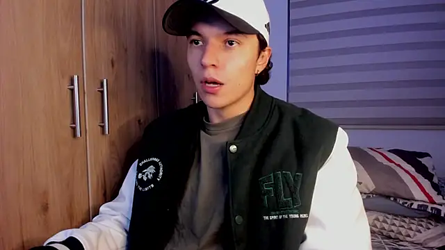 Mastrangelo xxx online show from 12-23-25, 04:10