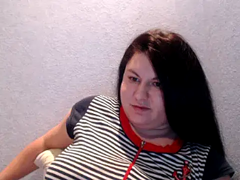 Snapshot of KiraSwee chatting on 01-28-25, 06:17 KiraSwee online show from 01-28-25, 06:17