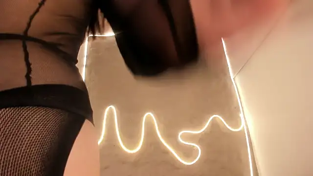 Snapshot of Demy_Ruiz chatting on 11-11-25, 02:33 Demy Ruiz online show from 11-11-25, 02:33