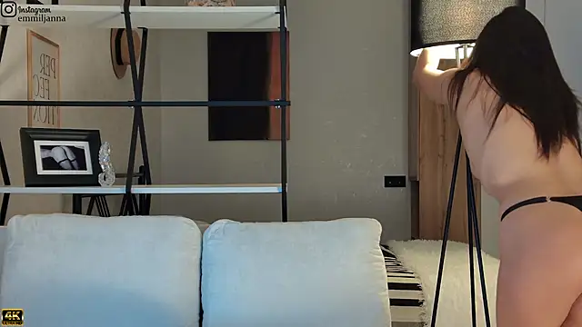 Snapshot of emiljanna chatting on 11-22-25, 04:00 emiljanna online show from 11-22-25, 04:00