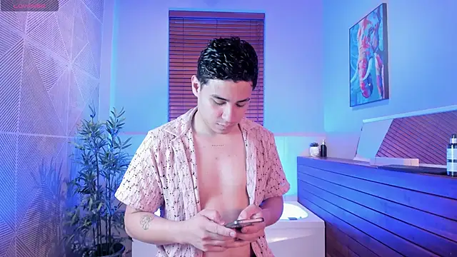 Gabriell ramirez online show from 10-27-25, 04:05