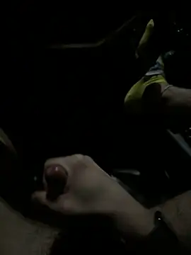 Snapshot of Izzzy21 chatting on 10-30-25, 12:34 Izzzy21 online show from 10-30-25, 12:34