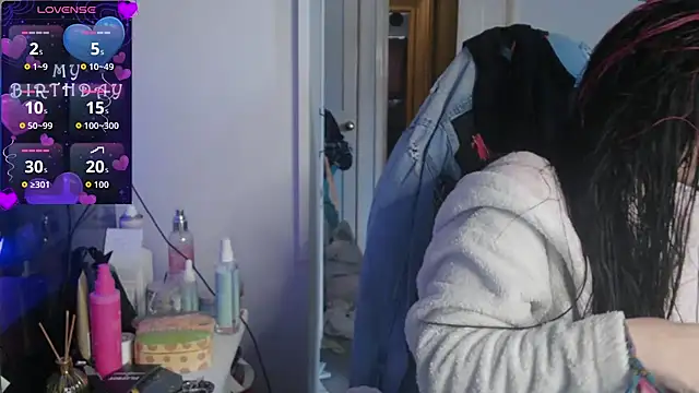 AureliaXOX online show from 10-22-25, 10:37