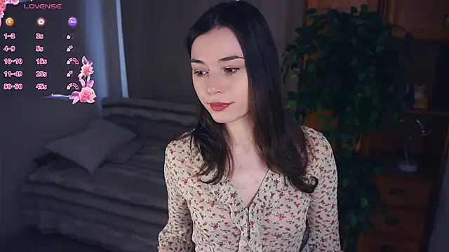 Snapshot of EleneBrach chatting on 10-18-25, 07:42 EleneBrach online show from 10-18-25, 07:42