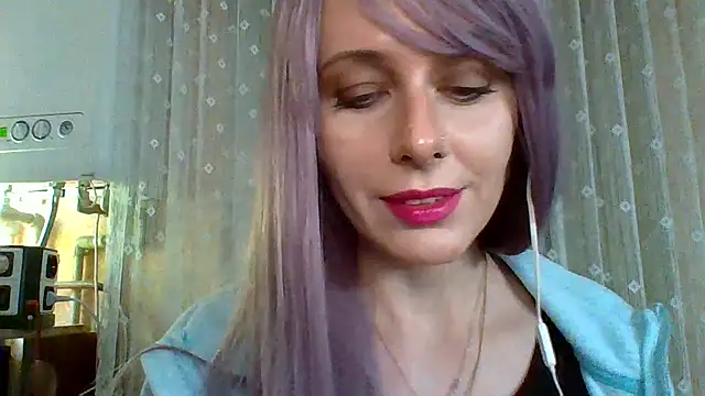 LuminousLady online show from 02-17-25, 10:47