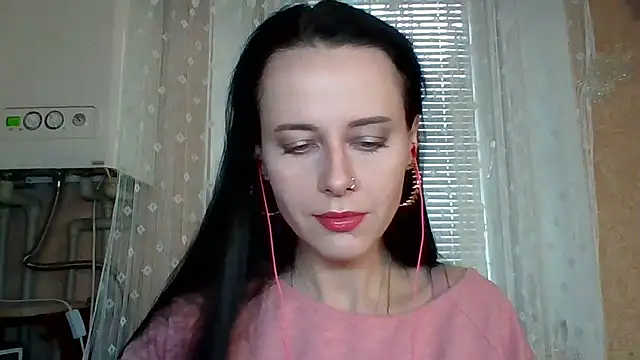 Snapshot of LuminousLady chatting on 10-11-25, 07:07 LuminousLady online show from 10-11-25, 07:07