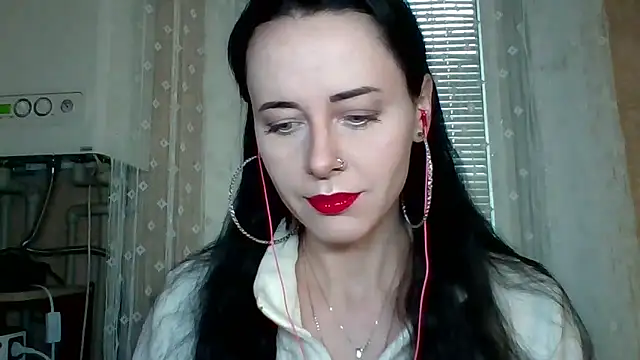 Snapshot of LuminousLady chatting on 10-23-25, 07:07 LuminousLady online show from 10-23-25, 07:07
