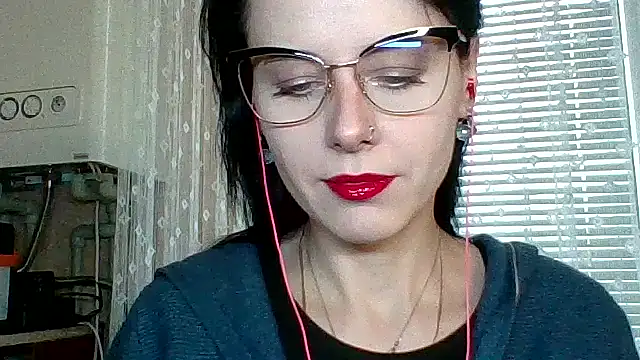 Snapshot of LuminousLady chatting on 11-05-25, 10:48 LuminousLady online show from 11-05-25, 10:48