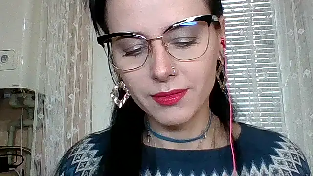 Snapshot of LuminousLady chatting on 11-08-25, 10:48 LuminousLady online show from 11-08-25, 10:48