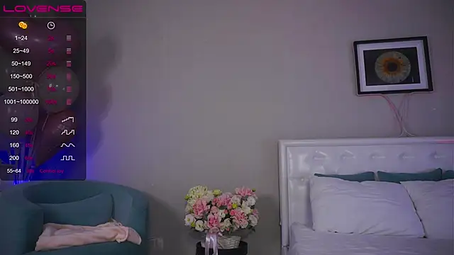 LeaCox  online show from 10-17-25, 08:28