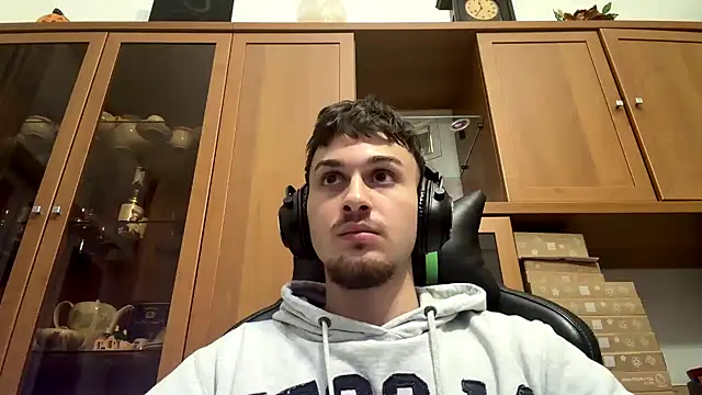 NaplesGuy04 online show from 01-10-26, 04:20