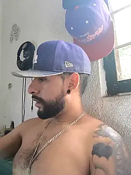 Snapshot of dickman10 chatting on 03-21-25, 10:06 dickman10 online show from 03-21-25, 10:06