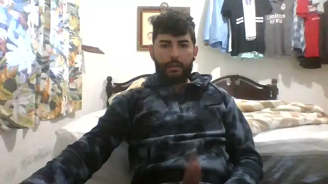 Snapshot of dickman10 chatting on 09-11-25, 01:11 dickman10 online show from 09-11-25, 01:11