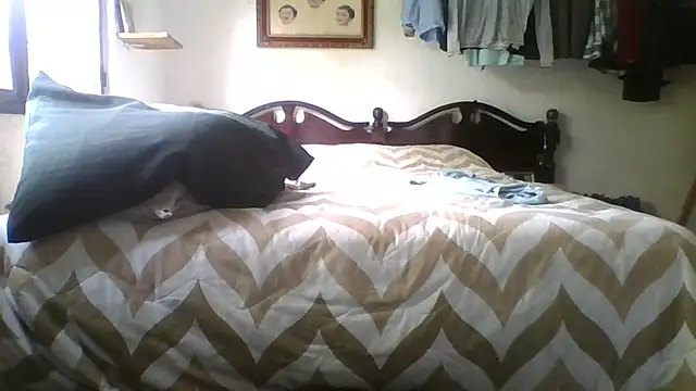 Snapshot of dickman10 chatting on 09-20-25, 10:00 dickman10 online show from 09-20-25, 10:00