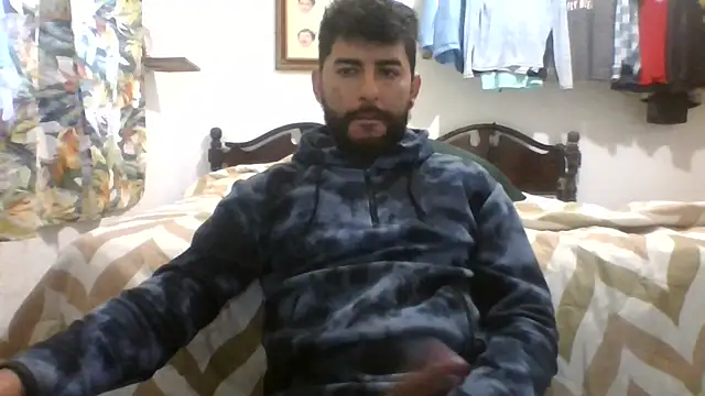 Snapshot of dickman10 chatting on 09-23-25, 01:03 dickman10 online show from 09-23-25, 01:03