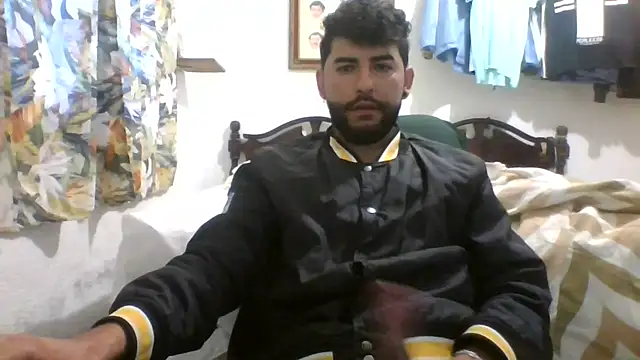 Snapshot of dickman10 chatting on 10-13-25, 01:00 dickman10 online show from 10-13-25, 01:00