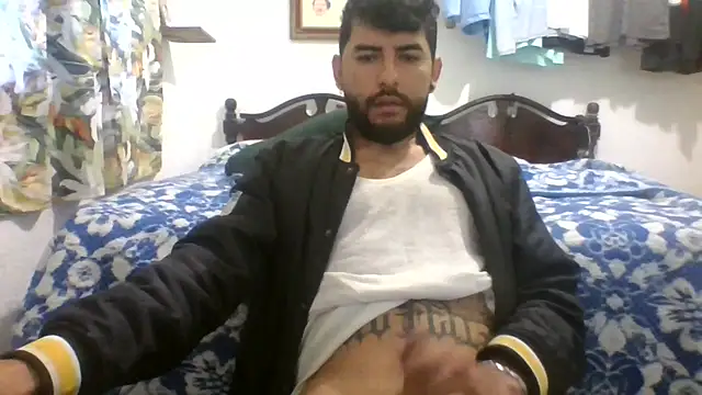 Snapshot of dickman10 chatting on 10-29-25, 01:24 dickman10 online show from 10-29-25, 01:24