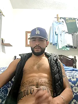 Snapshot of dickman10 chatting on 10-30-25, 04:25 dickman10 online show from 10-30-25, 04:25